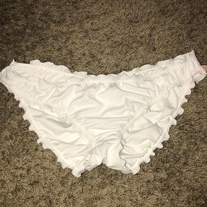 Cheeky runched white swim bottoms